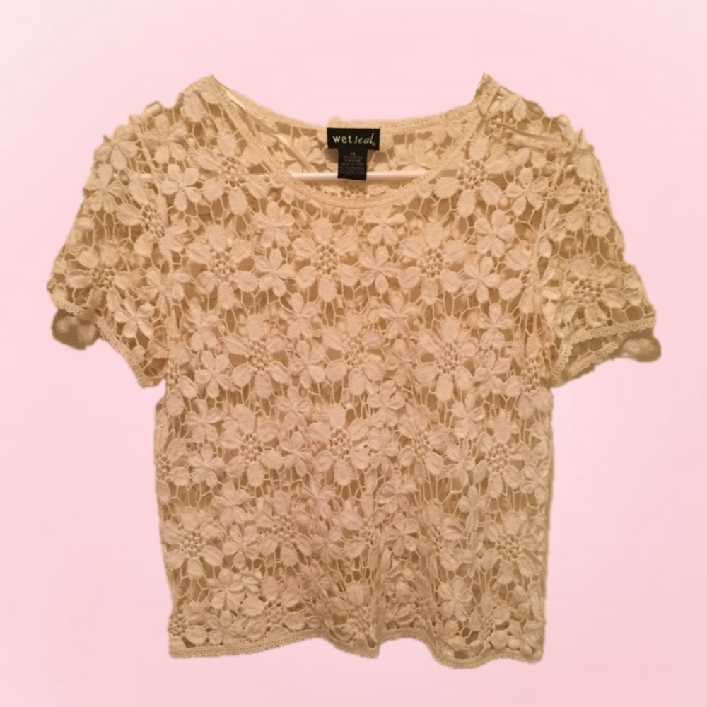 flower embroidery top.
